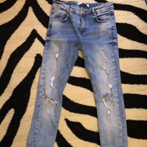 ZARA RIPPED JEANS